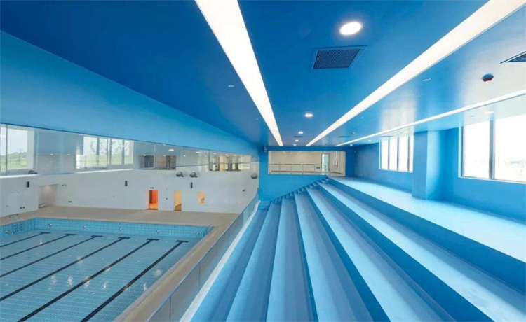 新安学校游泳馆建造